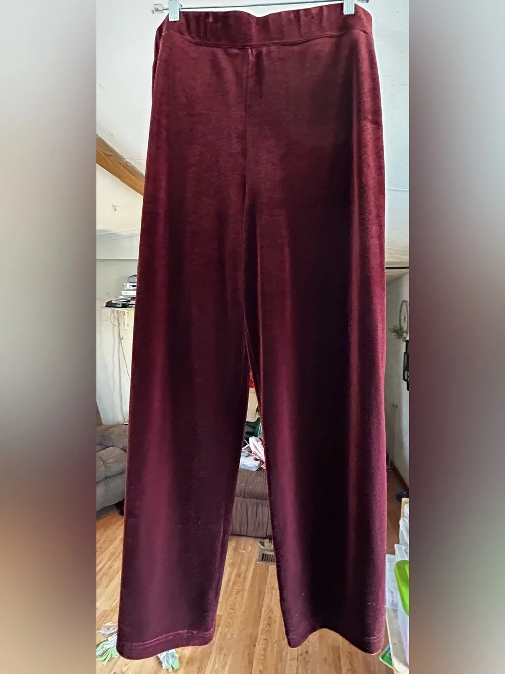 READ DESCRIPTIONSusan Graver Velvet Button-Up Fancy Lounge Set in Deep Burgundy
